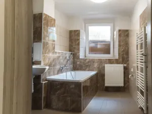 Prodej bytu 2+1, Pardubice, Češkova, 64 m2