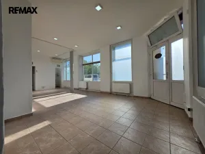 Pronájem obchodního prostoru, Prostějov, nám. Padlých hrdinů, 52 m2