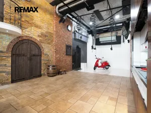 Prodej obchodního prostoru, Praha - Troja, Vřesová, 240 m2