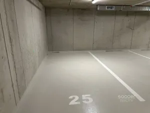 Pronájem garážového stání, Praha - Černý Most, Arnošta Valenty, 14 m2