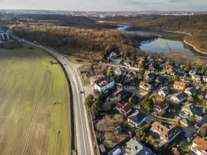 Prodej komerční nemovitosti, Praha - Petrovice, Novopetrovická, 1433 m2