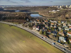 Prodej pozemku pro bydlení, Praha - Petrovice, Novopetrovická, 4543 m2