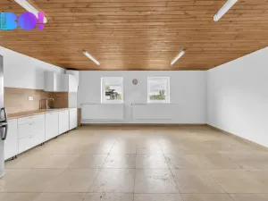 Pronájem výrobních prostor, Morašice, 2657 m2