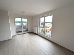 Pronájem bytu 1+kk, Praha - Vysočany, Poděbradská, 39 m2