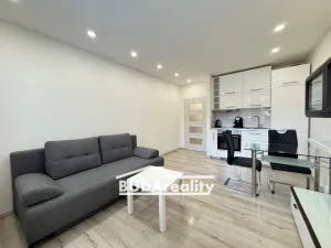 Prodej bytu 1+kk, Zlín, Ševcovská, 27 m2