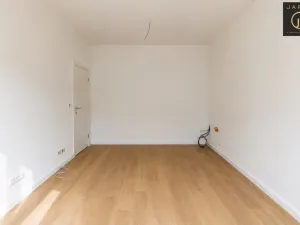 Prodej bytu 2+kk, Praha - Karlín, Hybešova, 37 m2