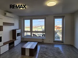Pronájem bytu 2+kk, Praha - Žižkov, V kapslovně, 58 m2