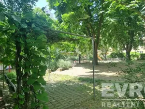 Prodej bytu 2+kk, Praha - Vinohrady, Hollarovo náměstí, 43 m2