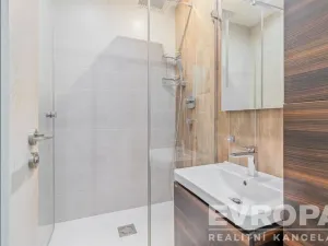 Prodej bytu 2+kk, Praha - Vinohrady, Hollarovo náměstí, 43 m2