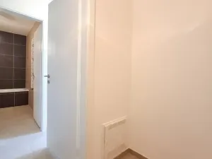 Pronájem bytu 2+kk, Praha - Vysočany, Pod Harfou, 45 m2