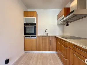 Pronájem bytu 2+kk, Praha, K Vystrkovu, 50 m2