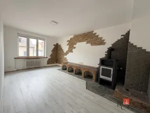Pronájem bytu 2+1, Aš, Hlavní, 77 m2