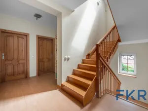 Prodej rodinného domu, Praha - Dolní Počernice, Listopadová, 242 m2