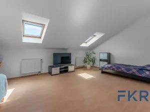 Prodej rodinného domu, Praha - Dolní Počernice, Listopadová, 242 m2