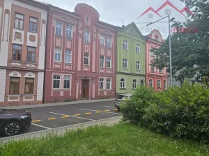 Pronájem atypického bytu, Chomutov, náměstí Dr. Beneše, 155 m2