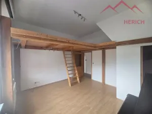Pronájem atypického bytu, Chomutov, náměstí Dr. Beneše, 155 m2