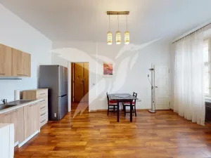 Pronájem bytu 2+kk, Praha - Nusle, Bartoškova, 45 m2