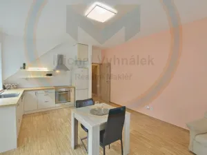Pronájem bytu 2+kk, Klecany, Nám. Třebízského, 52 m2