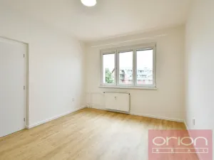 Pronájem bytu 2+1, Praha - Veleslavín, Na Petřinách, 52 m2