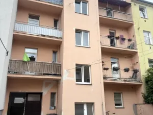 Prodej bytu 1+1, Karlovy Vary, Západní, 55 m2