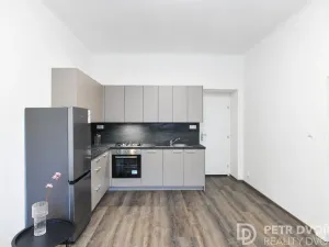 Prodej bytu 3+kk, Praha - Karlín, Pernerova, 71 m2