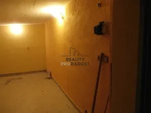 Pronájem garáže, Znojmo, Hradišťská, 18 m2