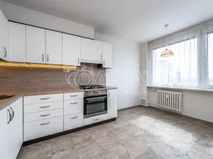 Pronájem bytu 3+1, Praha - Kobylisy, Kaňkovského, 68 m2