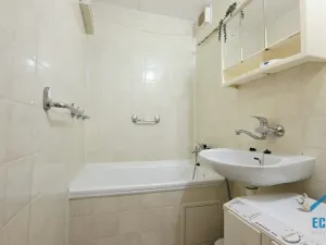 Pronájem bytu 2+kk, Praha - Smíchov, Na pláni, 50 m2
