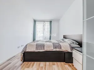 Pronájem bytu 3+kk, Praha - Strašnice, Zvěřinova, 82 m2