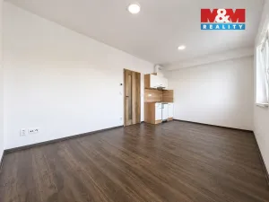 Pronájem bytu 1+kk, Zlín - Malenovice, Jarolímkovo náměstí, 27 m2
