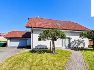 Prodej rodinného domu, Ostrov, 211 m2