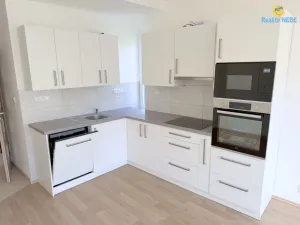 Pronájem bytu 2+kk, Praha - Michle, Hadovitá, 47 m2