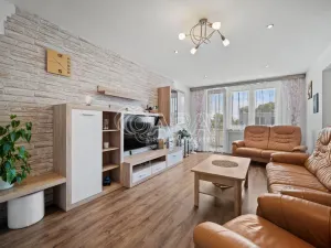 Prodej rodinného domu, Tišice, Souběžná, 170 m2