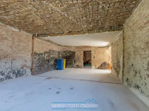 Prodej rodinného domu, Božice, 382 m2