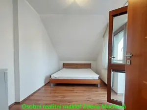 Pronájem bytu 3+kk, Praha - Strašnice, Gutova, 92 m2
