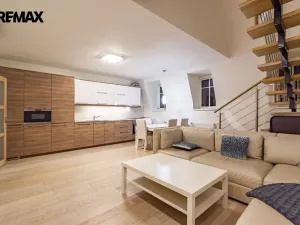 Pronájem bytu 4+kk, Karlovy Vary, Bulharská, 118 m2