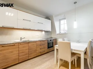 Pronájem bytu 4+kk, Karlovy Vary, Bulharská, 118 m2