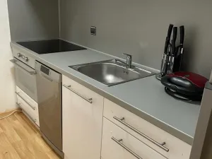Prodej bytu 2+1, Praha - Kobylisy, Šimůnkova, 46 m2