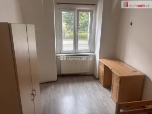 Pronájem atypického bytu, Praha - Kobylisy, Zenklova, 15 m2