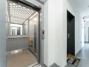 Pronájem bytu 2+kk, Praha, Plzeňská, 52 m2