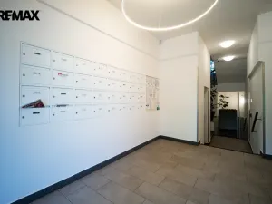 Prodej skladu, Praha - Libeň, náměstí Dr. Václava Holého, 19 m2