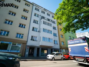 Prodej skladu, Praha - Libeň, náměstí Dr. Václava Holého, 19 m2
