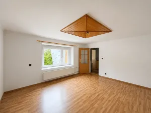Prodej obchodního prostoru, Svárov, 280 m2