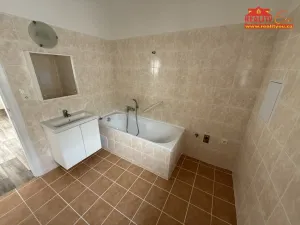 Pronájem bytu 2+1, Náchod, Hrašeho, 68 m2
