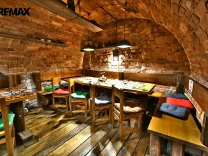 Prodej restaurace, Hradec Králové, Velké náměstí, 350 m2