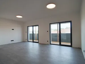 Pronájem bytu 2+kk, Votice, Komenského nám., 77 m2