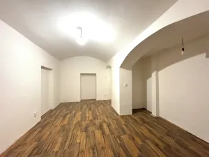 Pronájem obchodního prostoru, Praha - Strašnice, Saratovská, 20 m2