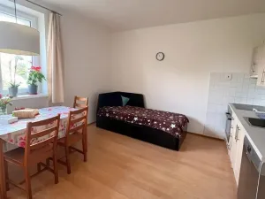 Pronájem bytu 2+kk, Praha - Strašnice, Krupská, 42 m2