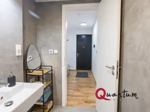 Pronájem bytu 1+kk, Praha - Smíchov, Grafická, 35 m2