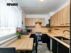 Prodej bytu 3+1, Červený Újezd, U Okálu, 62 m2